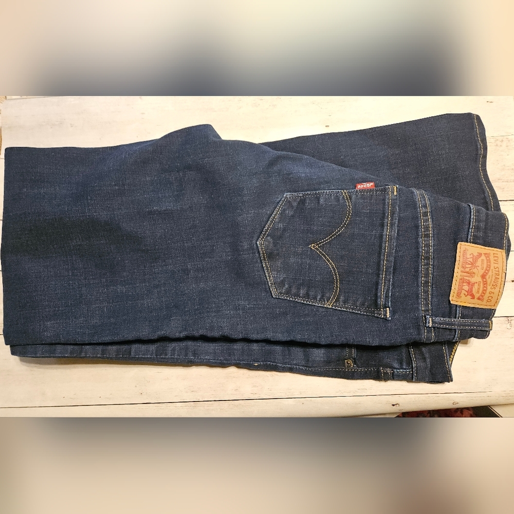 Levis 314 Shaping Straight